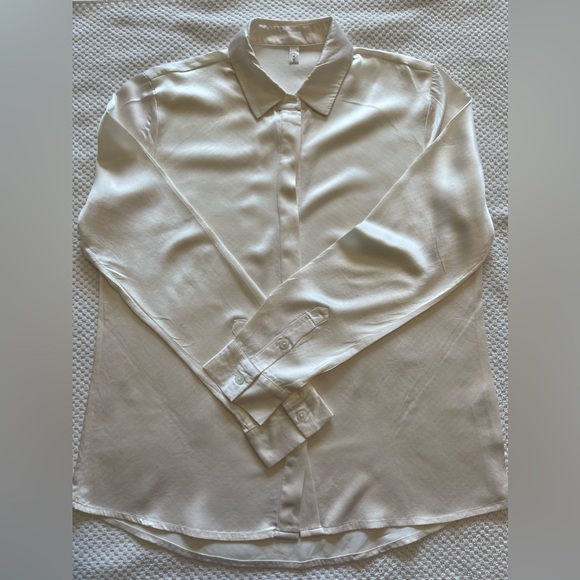 Lily Silk Basic Concealed Placket Women Silk Shirt - Picture 7 of 10